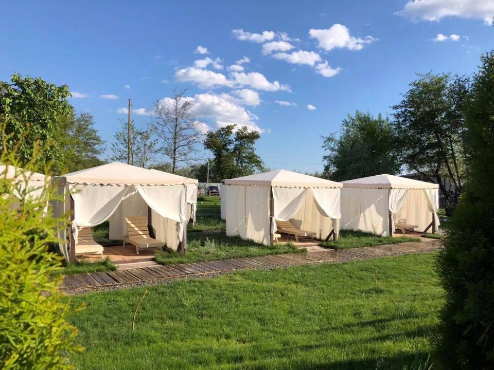 Liman Park Eco Hotel Stara Zbur'yivka Buitenkant foto