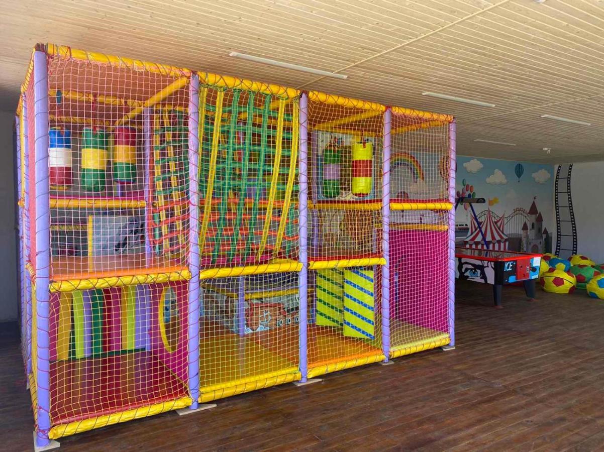 Liman Park Eco Hotel Stara Zbur'yivka Buitenkant foto